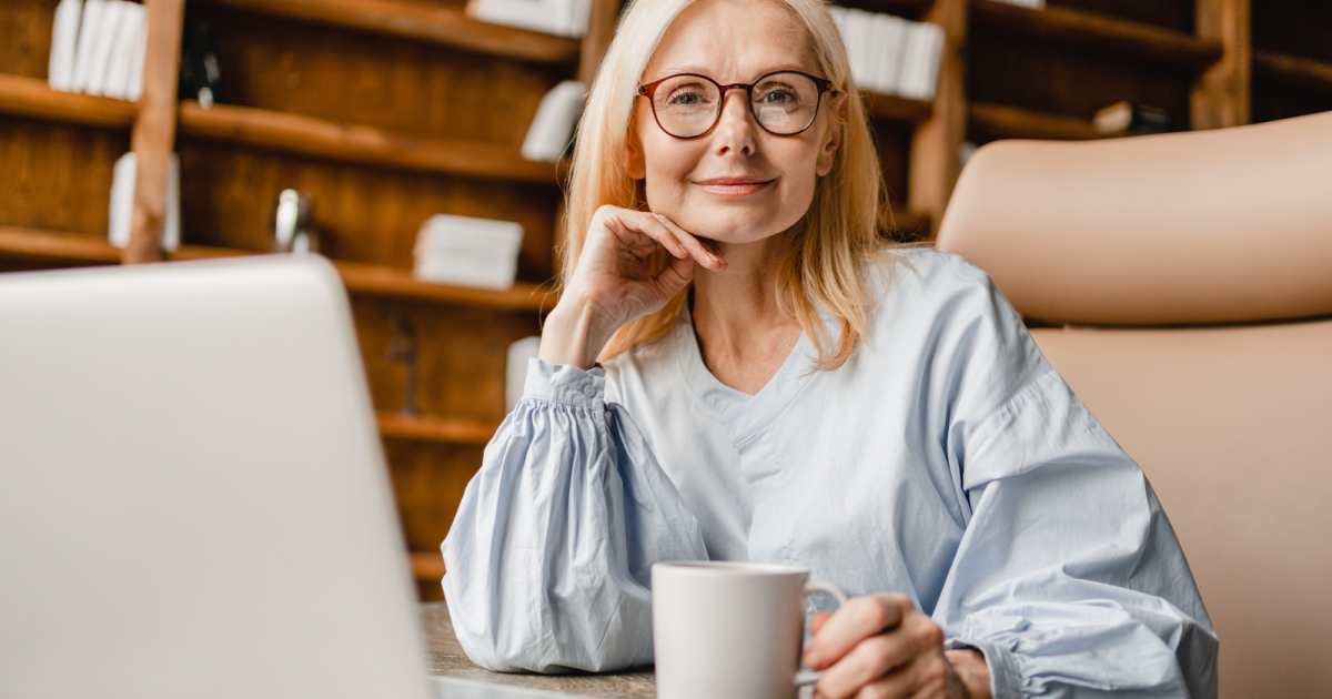 An image of a psychotherapist in New York working online for couples therapy.