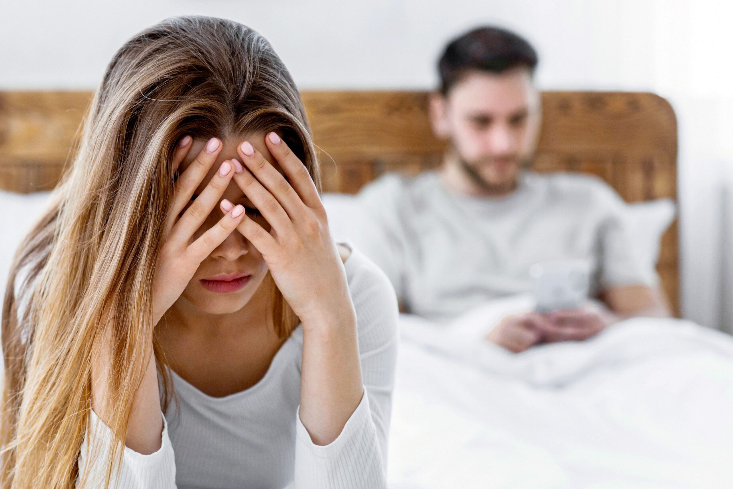 Image illustrating the four stages of the betrayed spouse cycle for affair recovery.